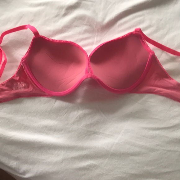 Victoria Secret Bra - Picture 2 of 3